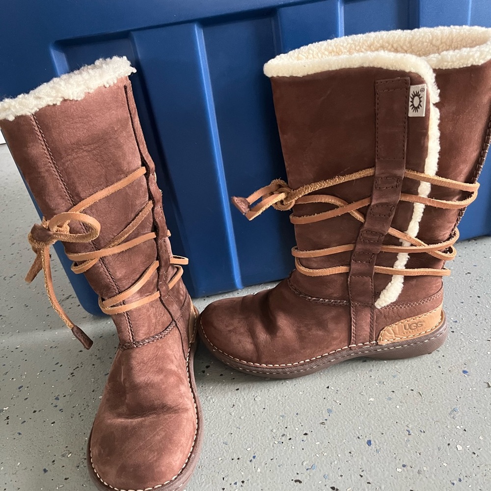 Ugh fleece lined boots.